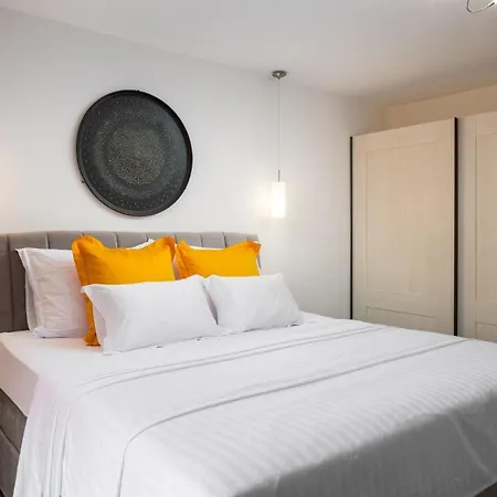 Ferienhaus Mit Privatpool Fur 7 Personen Ca 170 Qm In Seget Donji, Dalmatien Kastela Und Umgebung Holiday home *