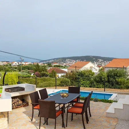 Holiday home Ferienhaus Mit Privatpool Fur 7 Personen Ca 170 Qm In Seget Donji, Dalmatien Kastela Und Umgebung Trogir